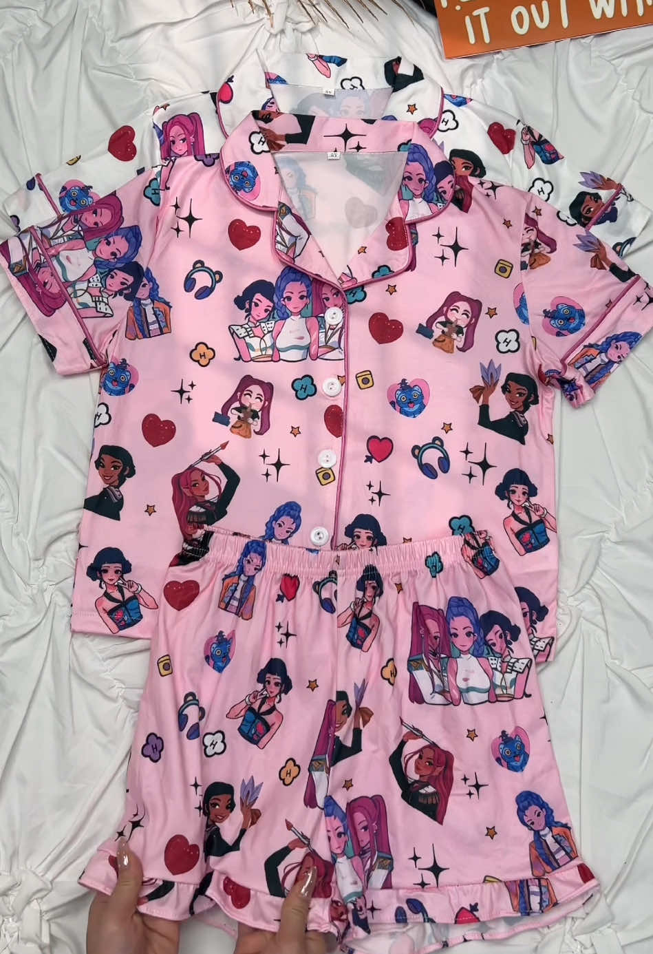 These kids kpop demon hunters tiger PJs set are so adorable ☁️ the material is so comfy & soft #kpopdemonhunters #pajama #kidclothes #kidpajamas #spotlightfinds #tiktokmademebuyit #tiktokshopfalldealsforyou  #tiktokshopcreatorpicks #TikTokShopRestock #tiktokshopblackfriday 