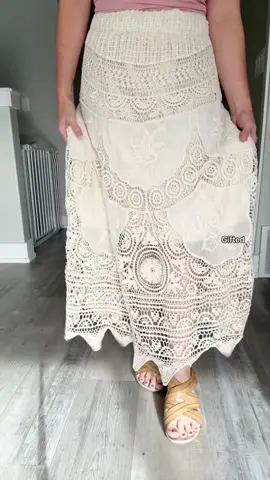 If you’re obsessed with beautiful lace clothing, you need to grab this Boho lace skirt! #bohoskirt 