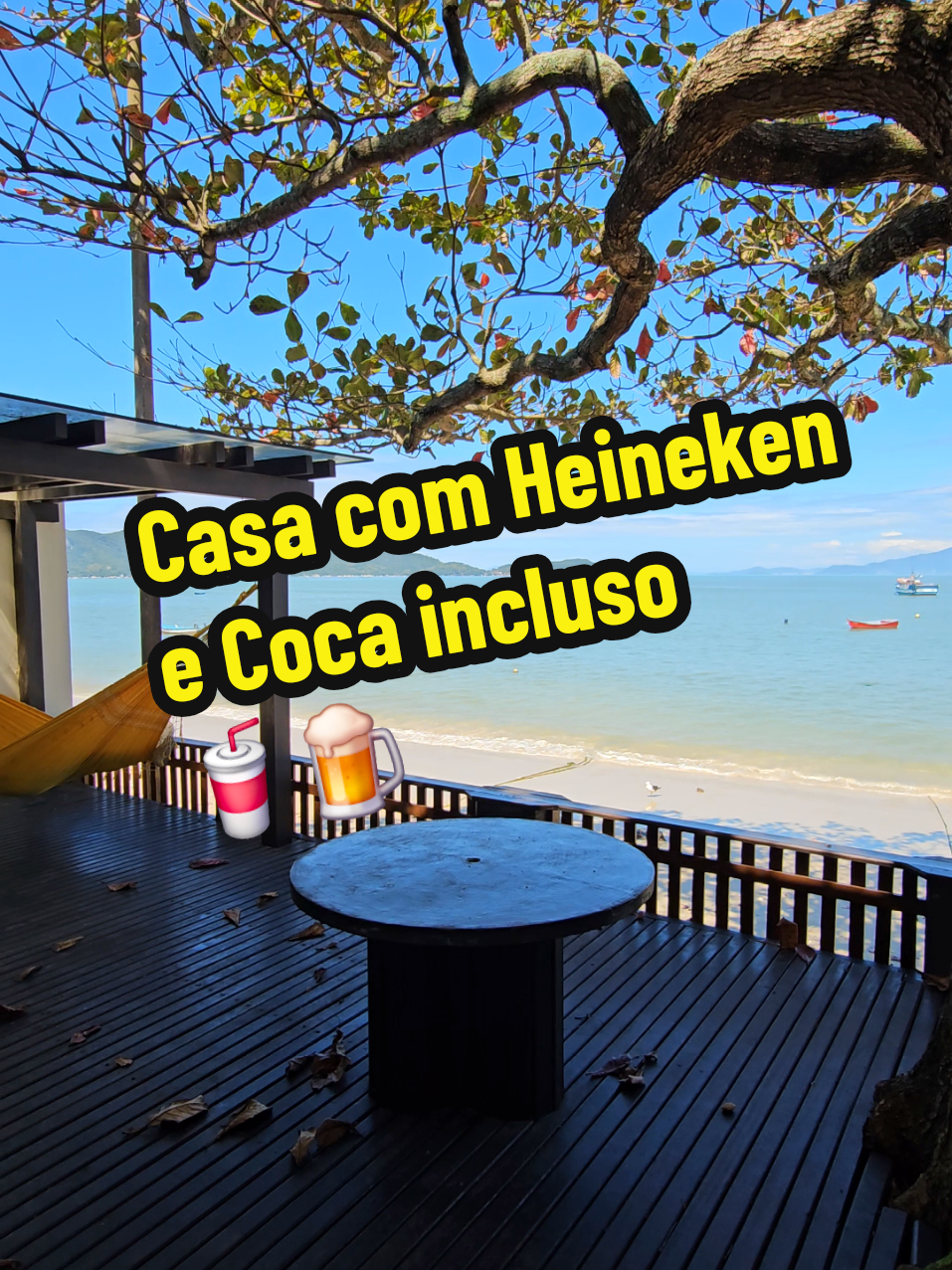 🌅 Casa beira-mar em Canto Grande - Bombinhas SC, uma das praias mais tranquilas de Bombinhas ✨ Vista exclusiva de um pôr do sol magnífico 🛌 4 quartos 🚿 2 banheiros 🍳 Cozinha ampla e bem equipada 🥤 Frigobar abastecido de Heineken e Coca-Cola 🔥 Churrasqueira 🌊 Deck de frente para o mar 🏖️ Casa literalmente pé na areia – abriu a porta, está na praia 🚗 Garagem coberta para 1 carro grande ⛱️ Cadeiras de praia e guarda-sol disponíveis 🛏️ Roupa de cama básica inclusa 👥 Acomoda até 10 pessoas 📅 Ideal para quem busca tranquilidade, conforto e contato direto com a natureza 💬 Entre em contato e garanta dias inesquecíveis em Bombinhas SC *Diárias:* REVEILLON (20/12/2025 - 10/01/2026) R$ 3.500,00 JANEIRO (10/01/2026 - 31/01/2026) R$ 3.000,00 FEVEREIRO (01/02/2026 - 28/02/2026) R$ 2.500,00 CARNAVAL (13/02/2026 - 18/02/2026) R$ 3.500,00 1ª QUINZENA MARÇO (01/03/2026 - 15/03/2026) R$ 2.000,00 BAIXA TEMPORADA (16/03/2026 - 30/11/2026) R$ 1.500,00 DEZEMBRO (01/12/2026 - 19/12/2026)	R$ 2.500,00 Taxa de limpeza: R$600,00 *Valores referentes a diária*