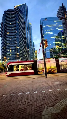 #creatorsearchinsights #canada_life🇨🇦 #downtowntoronto #toronto #foryou 