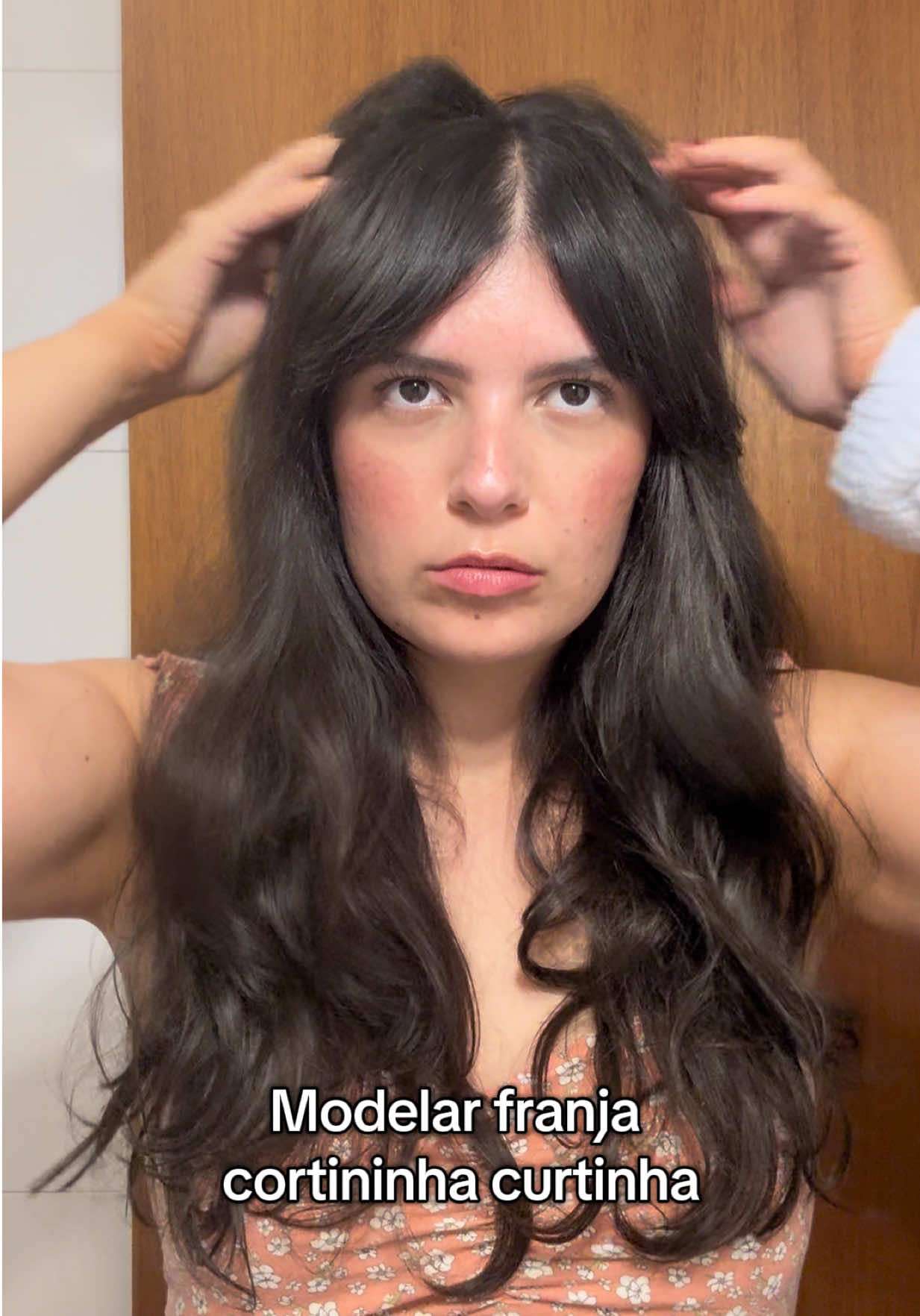Gosto dessa franjinha de piranh4 bem retinha mas modelada! #franja #cortininha #cabelo #hairinspo #tutorial