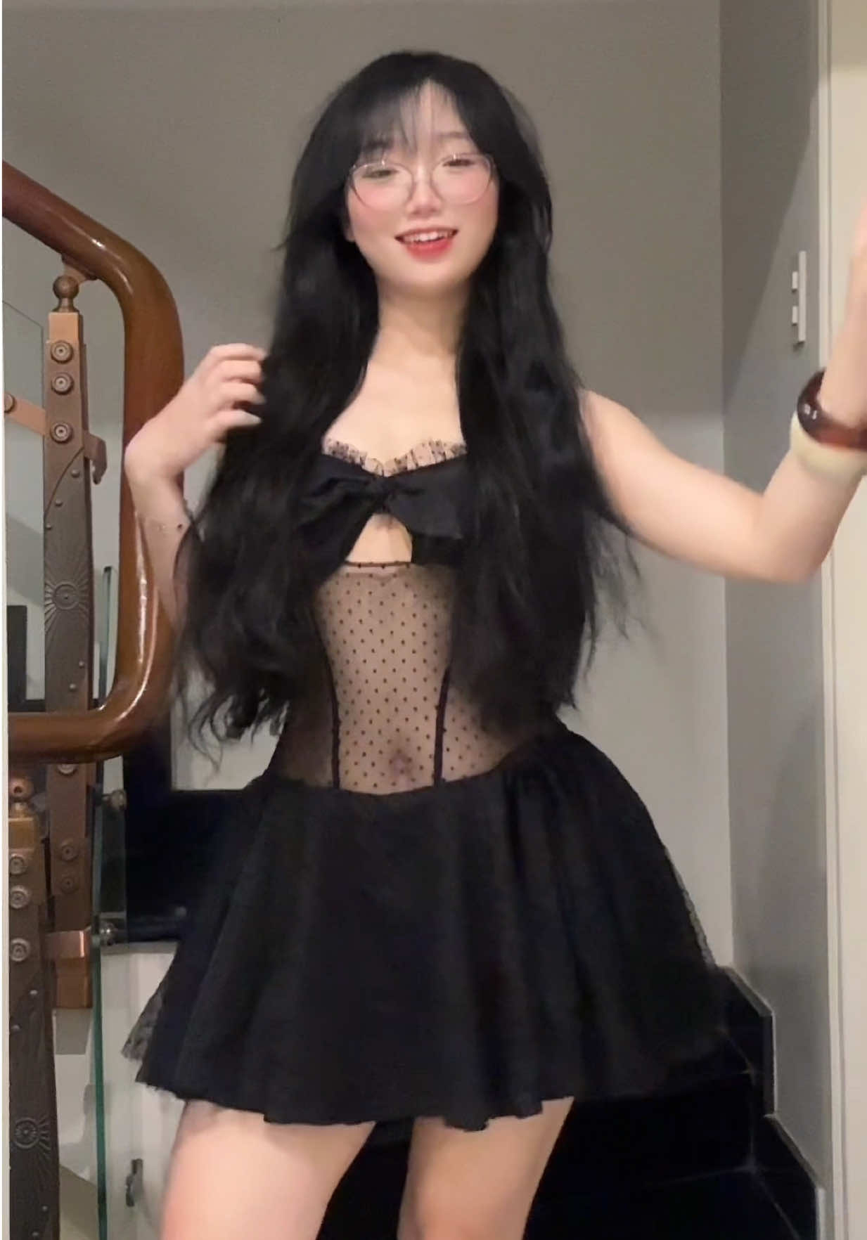 qay tới nổi tóc tai bù xù mà trông vẫn cringe v trừi  |👗@Amelie Official #kanhihi_ #TikTokDanceVN 