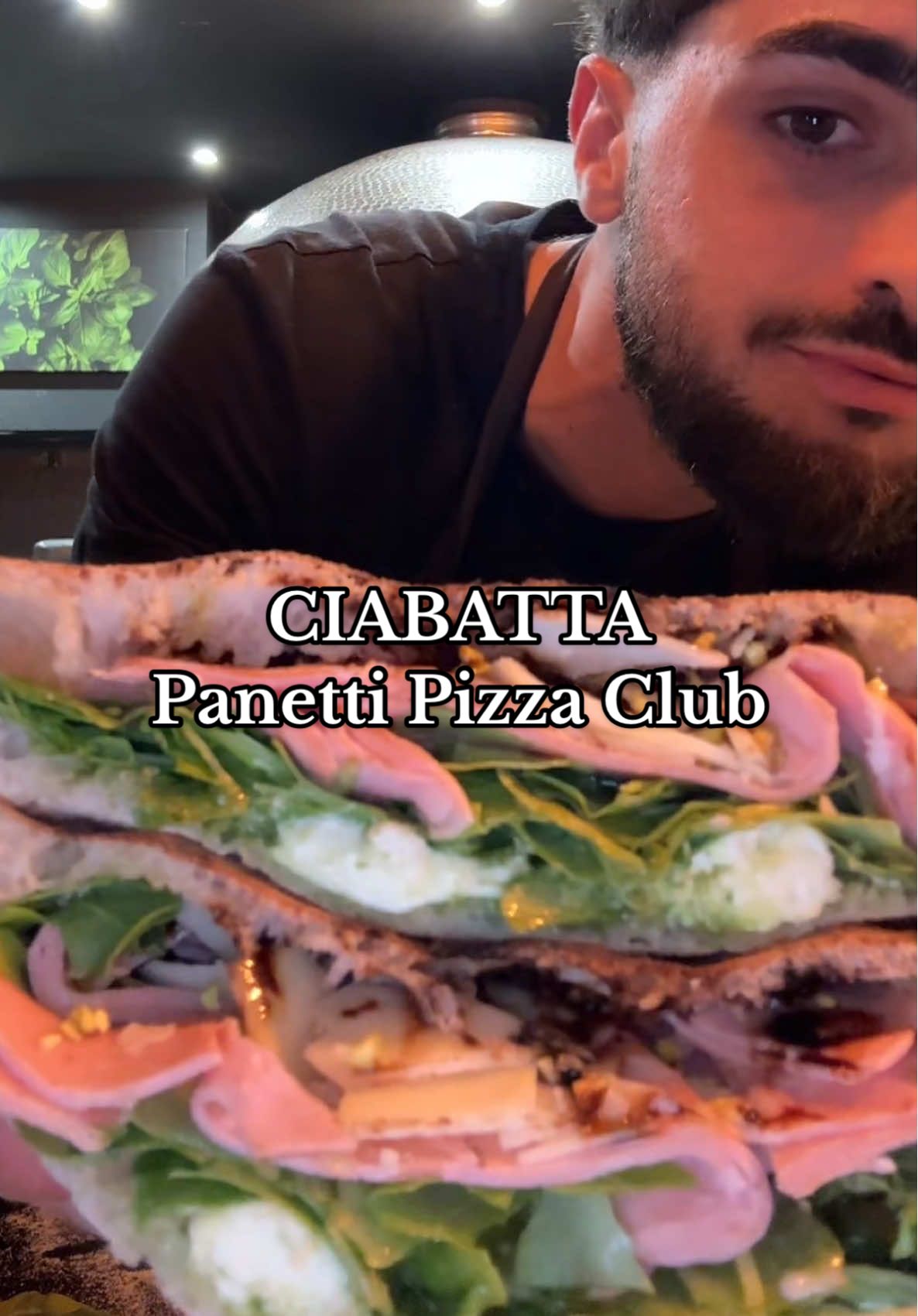 Aujourd’hui fratello on se retrouve chez Panetti Pizza Club pour faire una CIABATTA dans un vrai four napolitain, MAMMA MIA 🤌🏽🇮🇹 Panino con Pesto alla Genovese, Mozzarella di Buffala, Rucola, Mortadella di Bologna, Parmigiano Reggiano, Pistacchio e Crema di Aceto Balsamico 😮‍💨😍 #sandwich #italian #cuisine #restaurant #recette 
