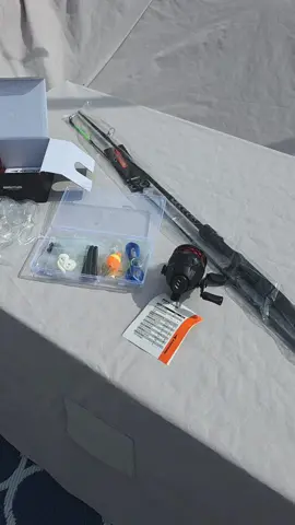 Full fishing set for your kiddos. #fishingset #kidsfishingpoles #fishing #giftsforkids #rodandreel 