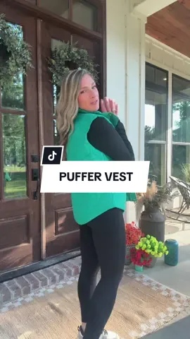 Love puffer vest in the fall and winter! Easy and comfy with leggings! #puffervest #vest #fallfashiontrends #falloutfits #falloutfitideas 