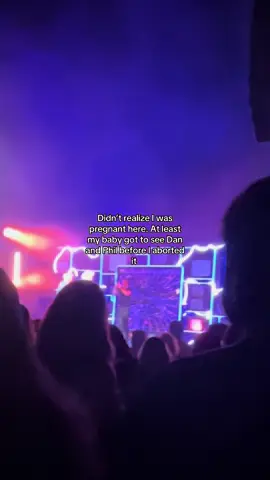 I’m missing tit tour like a mf rn this video looks ancient #danandphil #terribleinfluencetour #dnp #phan #fyp 