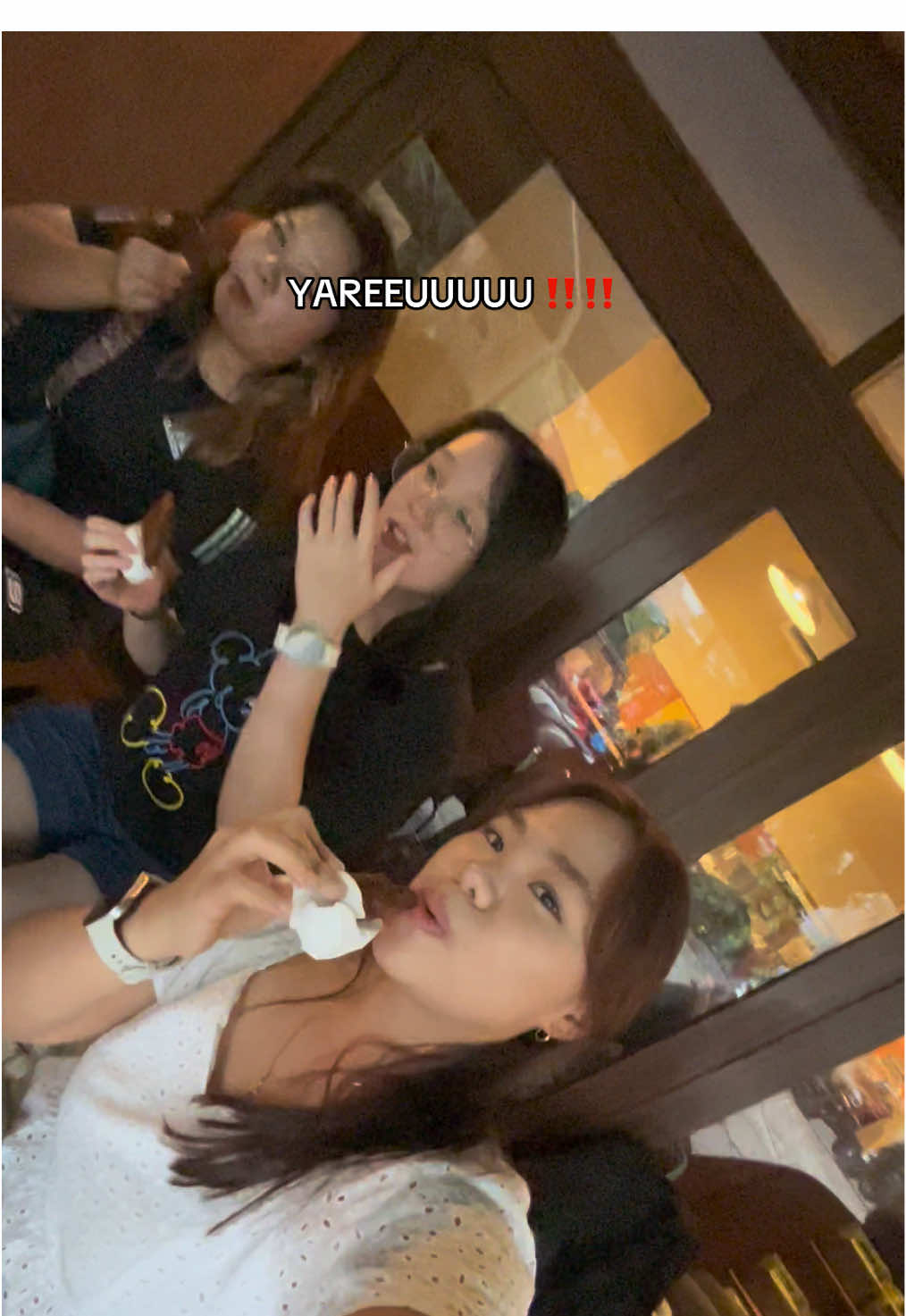 Plis ini lucu bngt mana Pisanggg goreng wijsman enak poll KLIAN WJIBB COBAA #yareu #pisanggoreng #cibubur #mukbang #nyam 