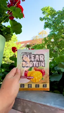 انرژی خالص و طعمی فوق‌العاده🥭! با Clear Protein Vegan پروفیل، بدون شکر و چربی، پروتئین خالص را تجربه کنید. گزینه‌ای عالی برای ریکاوری و شادابی روزانه! #ProFuel #ClearProtein #VeganProtein #JuicyMango #پروتئین_گیاهی 