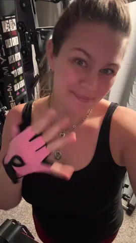Workout gloves. #sportsgloves #gloves #workout #Fitness #MomsofTikTok 