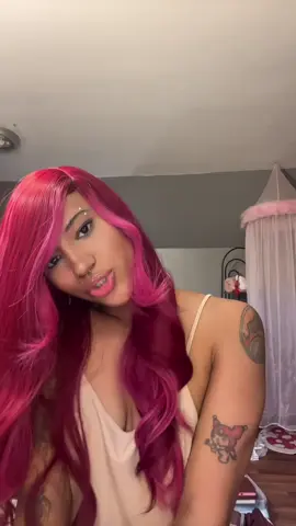This wig is so 2000s coded👾 and I had to change the song because TikTok be trippin😿#Jaymommy #fyp #wig 