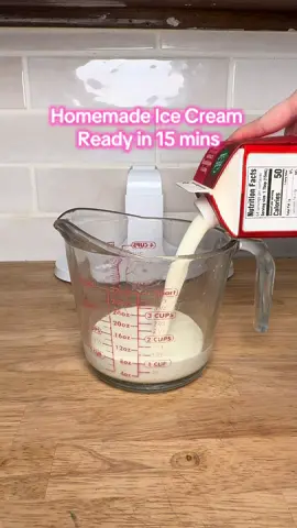 The best way to make ice cream!! #icecream #icecreammaker #kitchengadgets #kitchentool #food 