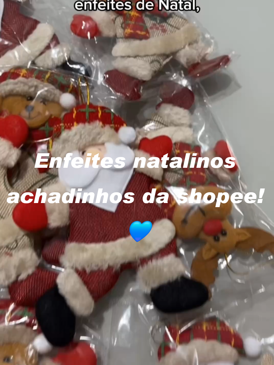 Kit 6 bonecos natalinos para deixar sua árvore ainda mais linda! #natal2025 #climanatalino #comemoração  procure pelo ID do produto na lupa da Shopee:  AEM-BBL-UDH