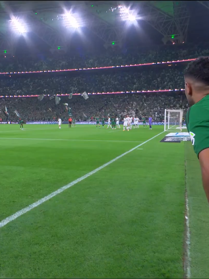 ريمونتادا ولا أروع.. الأهلي يسجل الثالث في مرمى الهلال عبر ديميرال ويعادل النتيجة 3-3 #الشرق_رياضة #شبكة_الشرق