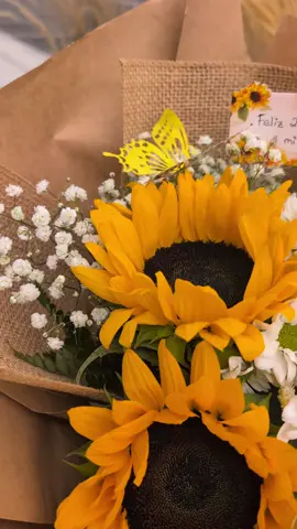 🌼🌻ya tienes tus flores amarillas🌼✨⭐🌻 para éste 21 de Septiembre? tenemos para tí siempre la mejor opción! Contáctanos 🚨 385 242 8989 