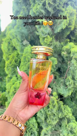 Smell good this summer ! 🌞 🤭#authenticdubaiperfumes #berriesweekendpinkedition 