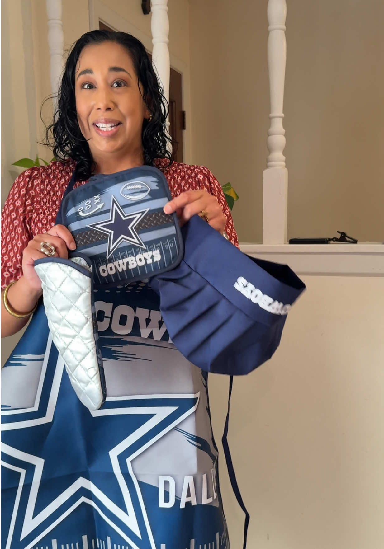 Football fan apron set! #cowboysapron #cowboysnation #nflapronset #footballfan