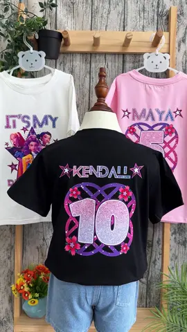 Personalized fit that makes their big day unforgettable 🥳💜 #huntrix #itsmyhuntrixbirthday #huntrixgirls #kpopdemonhunters #huntrixkidtee 