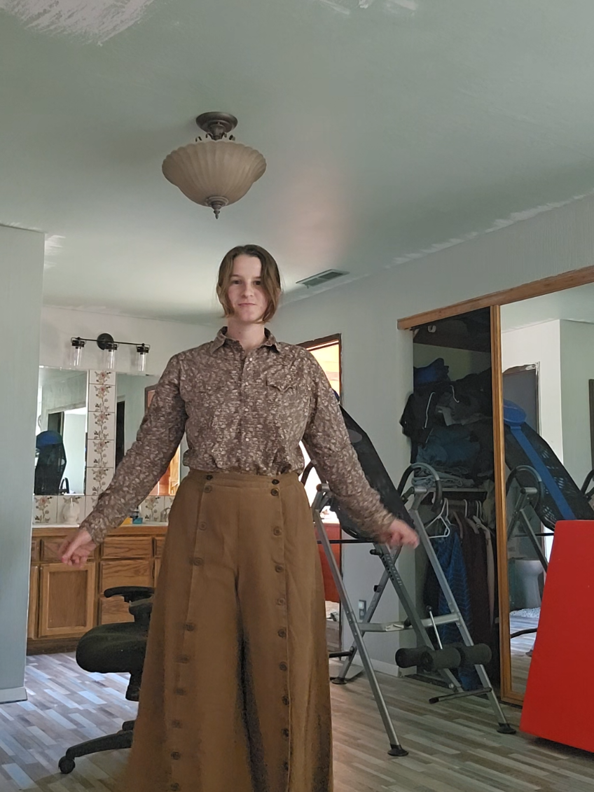 bring back riding skirts 😔 #equestrian #vintagefashion #equestrianfashion 