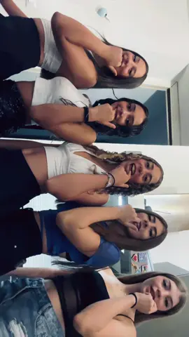 twinsss #perte #foryou #poutoi #perteeee #fyp @giu @bea @ire @rachi @benedettalusinaa 