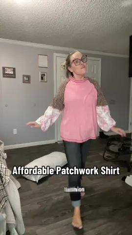 Fall fashion on a budget #fallfashion #patchworkshirt #raglanshirt #womensfashion #longsleeve 