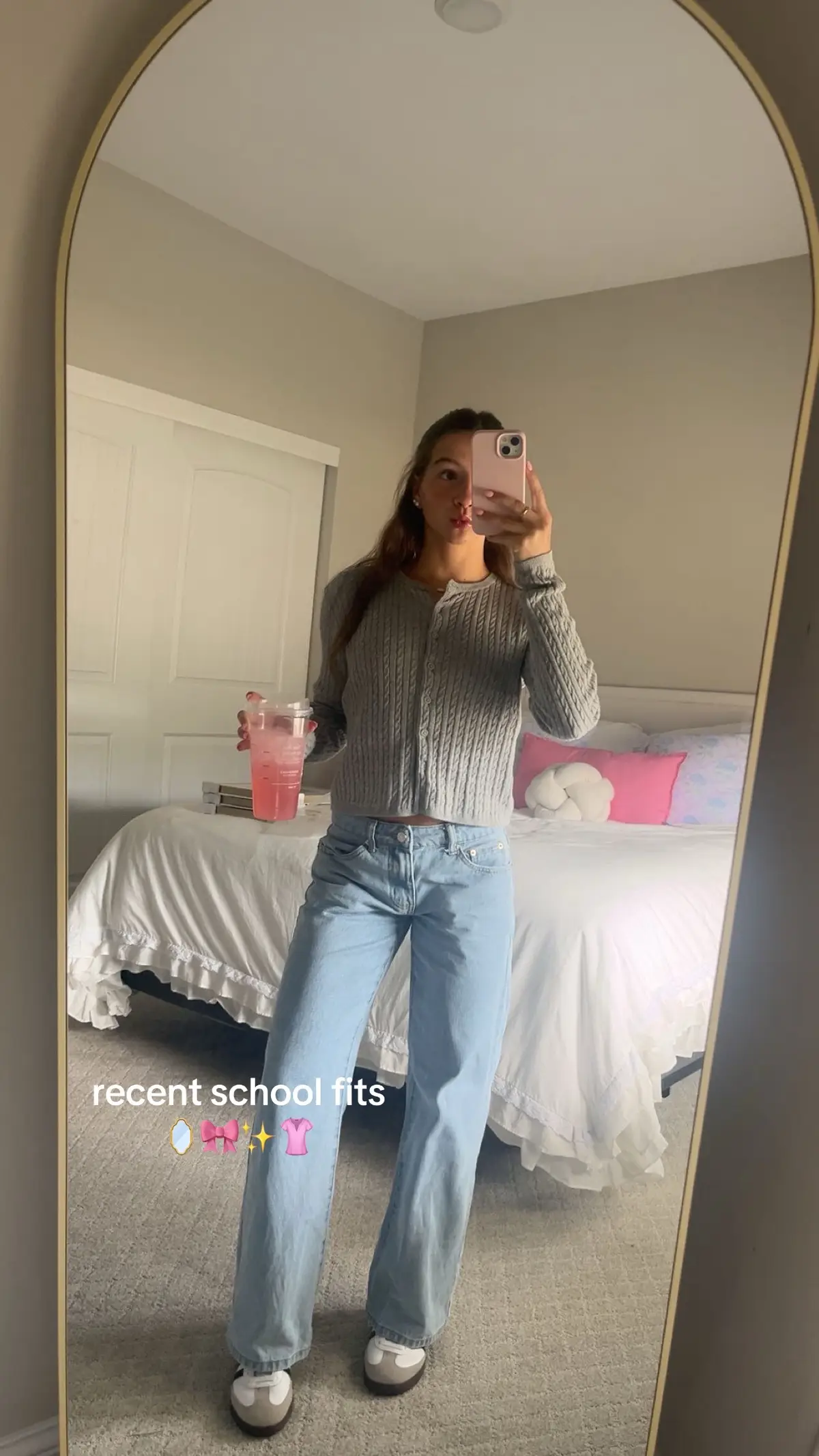 trying to be aesthetic #outfitinspo 