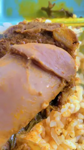 A vacation to Nigeria 🇳🇬 see Waty my eye see  what type of food is this ? #cameroontiktok🇨🇲 #nigeriantiktok🇳🇬 #video 