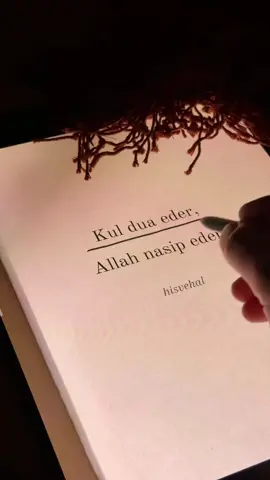 Hisvehal 💌 “İnsan ancak diler, diliyle dua eder… Fakat kalpleri buluşturan, yolları kesiştiren, rızıkları takdir eden yalnızca Allah’tır. Sen gönülden iste; O, en hayırlısını lütfeder.” #güzelsözler #motivation #duygusalpaylaşım #dua #keşfet 