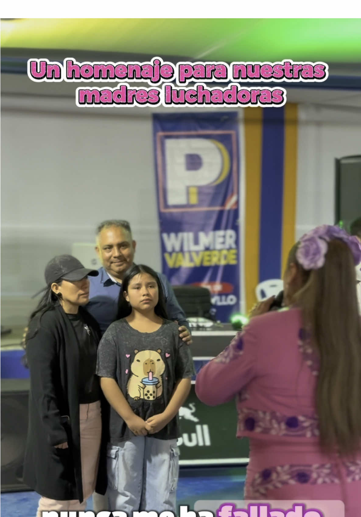 Un homenaje para todas las mamitas luchadoras 💪🏼 #madre #lucha #serenata #mariachi #homenaje 