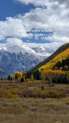 I love when life looks like this 🍁 All photos are old, and are from Arizona , Utah and Colorado. Can’t wait to experience it this year!  . . . Fall in Arizona , fall in Utah, Colorado fall , San Juan mountains, Pinetop Arizona , Greer Arizona , Payson Arizona , Mogollon rim, Salt Lake City@Ford Motor Company  #TeamBronco_Ambassador 