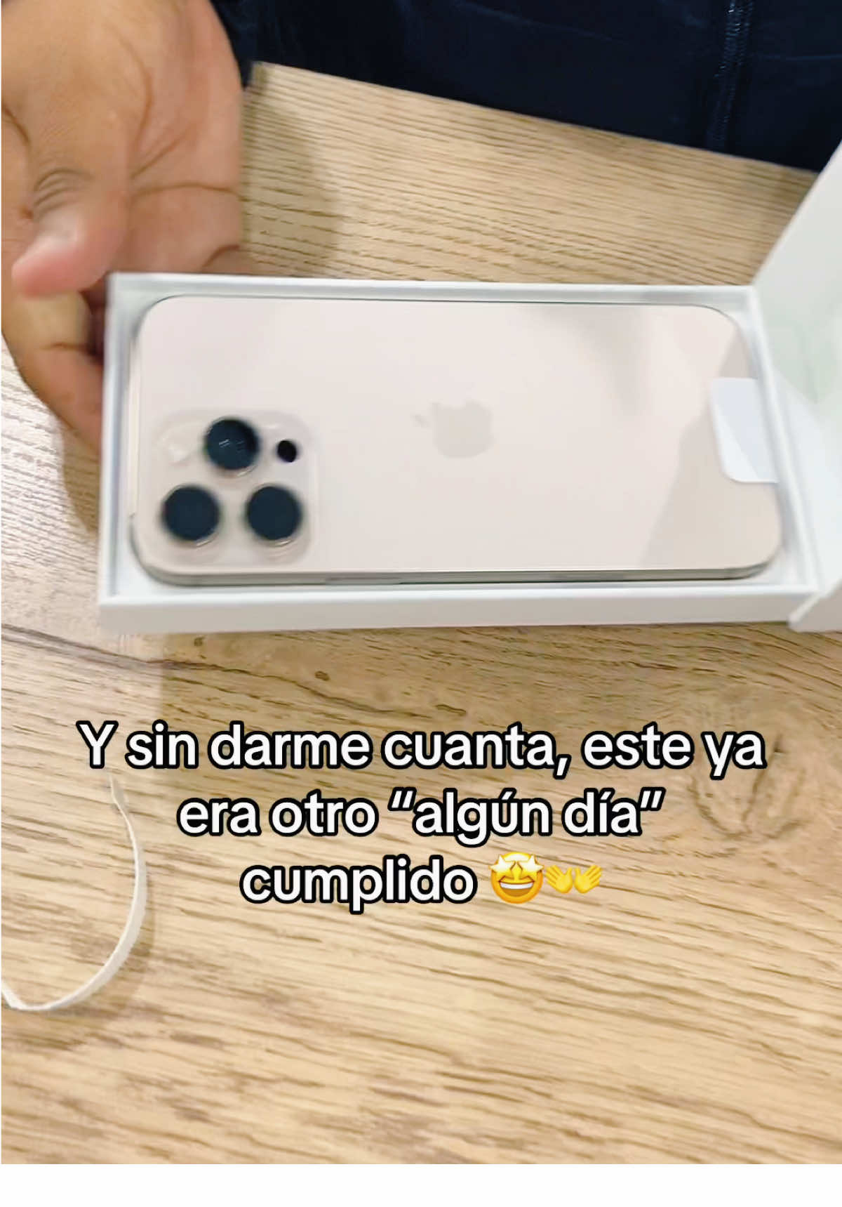 Mi primer iphone 📲 #mobileshopvalle #iphone #algundia #tiempo #iphone16promax 