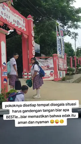 Gandengan tangan di depan temannya mana malu dia pokoke lah papinya pengawal terbaik dia 🩷 #fyppppppppppppppppppppppp #borusasada #viral #tiktok #trendingtiktok 