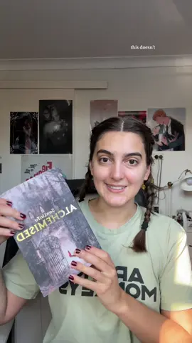 no spoiler chat on some questions I got in the other vids!! to make it clear - I think you should read alchemised over anything else AND I think the two don’t belong in the same space, so you won’t see me compare them ever as each has different intentions due to their inherent medium. My full review and thoughts to come!!! #alchemised #senlinyu #BookTok 