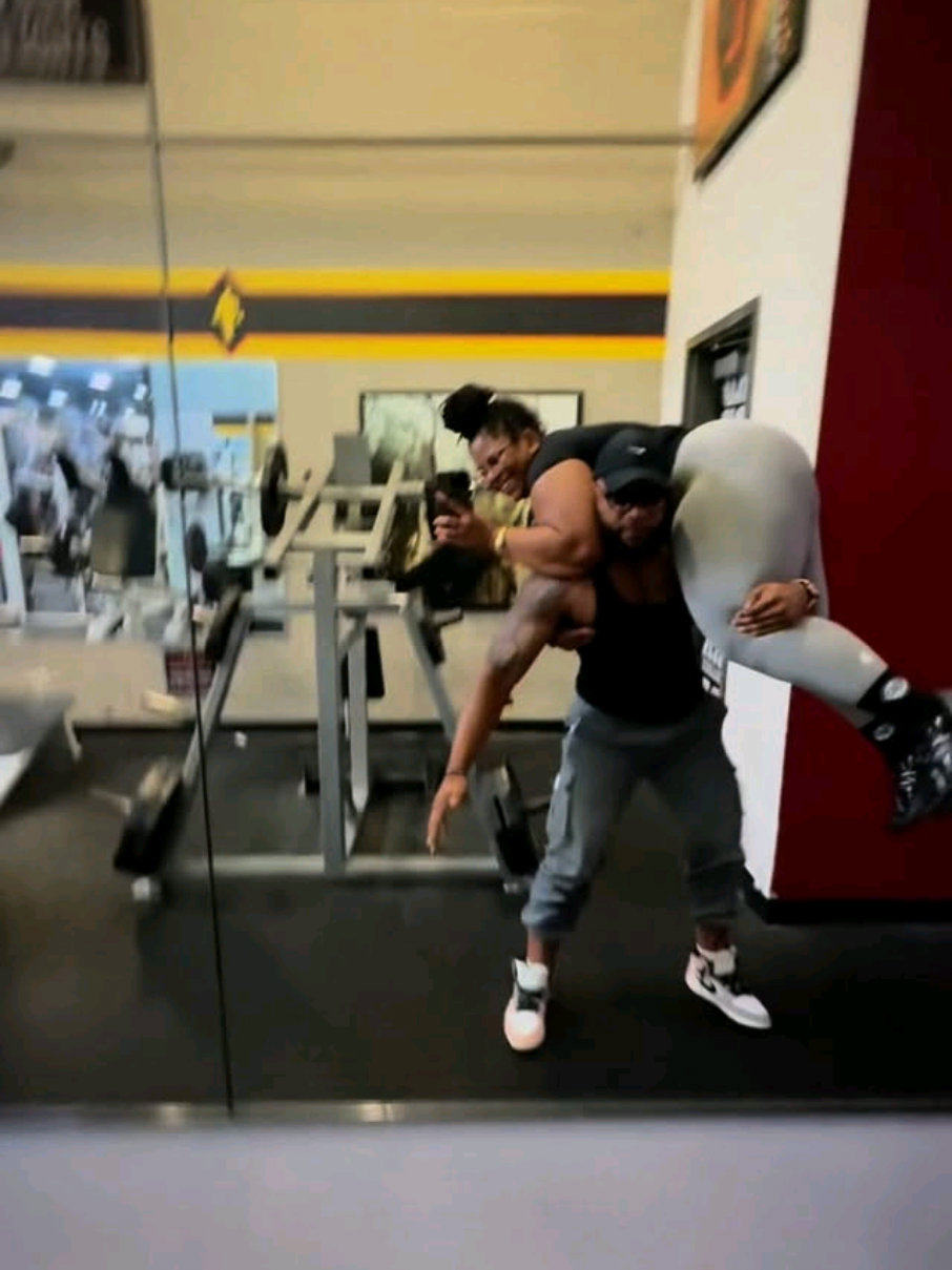 Reminder: You're NOT Heavy, He Just Weak #GymTok #blacklove #couplestiktok #fyp 
