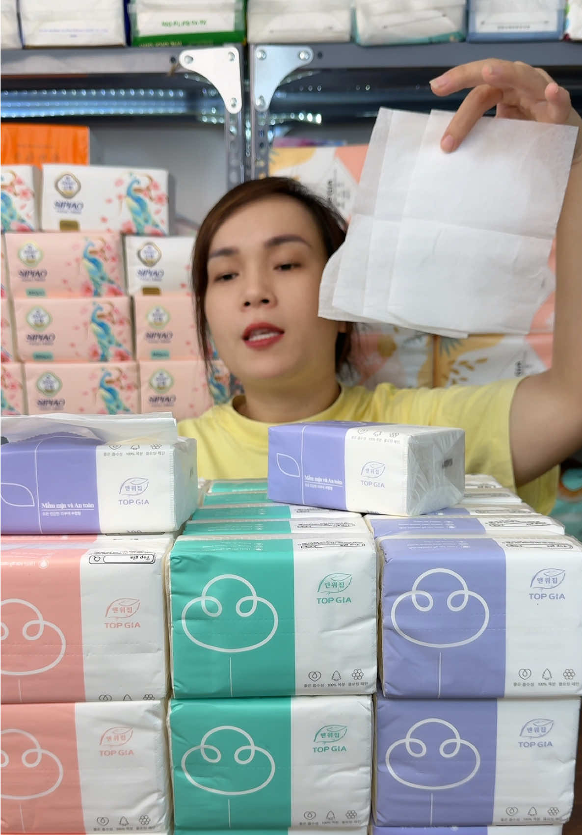 Khăn giấy lụa rút Topgia chỉ từ 78K 1 thùng miễn ship #khoagiadung246 #xuhuongtiktok #khangiaytopgia #khangiaylua #khangiayrut 