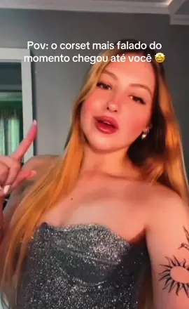 ✨ Gostou desse look? Você pode garantir o seu de duas formas: clicando no carrinho 🛒 aqui do vídeo ou acessando minha vitrine aqui no perfil! 💕 O link tá todinho lá, é só escolher e arrasar nas compras 😍 #corset #modafeminina #tiktokshop #foryou #corsetbrilhoso 