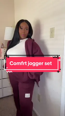 Comfrt sets are a perfect set for the fall !  #comfrtclothing #comfrt #comfrtsweatpants #comfrthoodie 