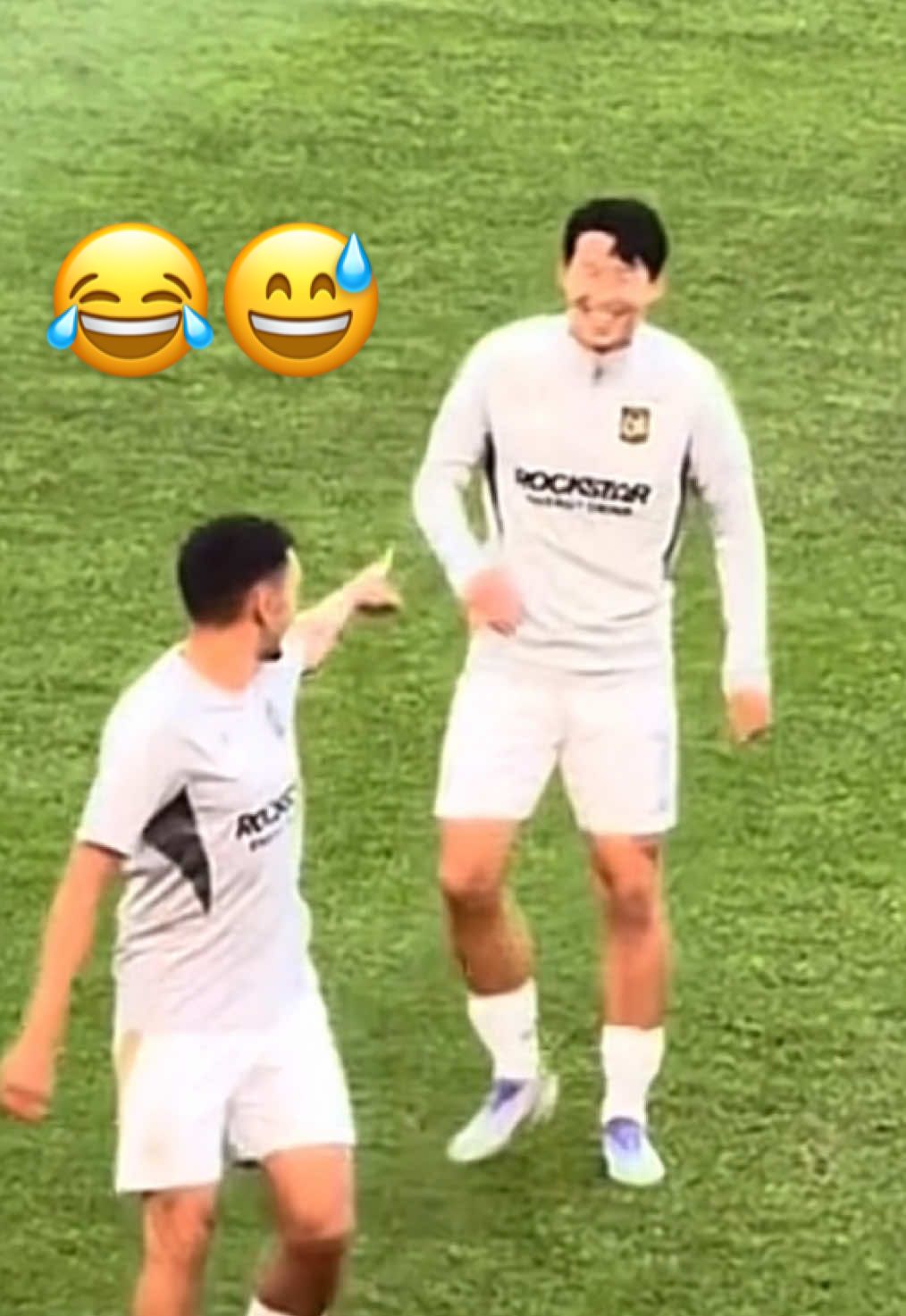 😂😅 Sonny pranking his teammate Delgado #손흥민 #sonheungmin #heungminson #lafc 