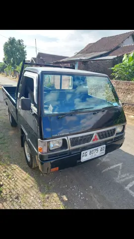 bismillah di jual L300 2009 original an mobil layak buat kerja mesin sehat gak ngobos, kabin bring ngaleng orie cat, sasis utuh orie gak ada perbaikan, bak baru orie, pajak baru bayar semua sama kir, mobil siap buat kerja lokasi gringging kediri barat jawa timur. No Wa 081220629586 #L300 #l300kediri #l300_pickup 