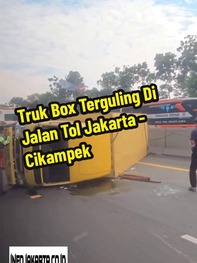 Sabtu pagi, 20 September 2025, dilaporkan terjadi kecelakaan truk box terguling di jalan tol Jakarta - Cikampek KM.57 arah Jakarta. Mohon berhati-hati dalam berkendara. #toljakartacikampek  ----- Ikuti akun kami untuk update informasi terkini Jakarta dan sekitarnya ----- 📹 : ig via imatnuralim