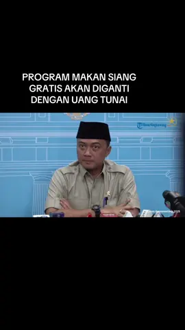 *Istana Respons Usulan Ubah Makan Bergizi Gratis Jadi Uang Tunai* Herdi Alif Al Hikam - detikFinance Jumat, 19 Sep 2025 16:32 WIB. https://finance.detik.com/berita-ekonomi-bisnis/d-8120485/istana-respons-usulan-ubah-makan-bergizi-gratis-jadi-uang-tunai. _Menteri Sekretaris Negara Prasetyo Hadi/Foto: Herdi Alif Al Hikam/detikcom_ Jakarta - Usulan mengubah skema pemberian Makan Bergizi Gratis (MBG) menjadi uang tunai mengemuka. Pemerintah dinilai lebih baik memberikan uang tunai kepada orang tua murid di sekolah untuk menyiapkan makan siang kepada anaknya. Menurut Menteri Sekretaris Negara Prasetyo Hadi ide tersebut sah-sah saja disampaikan oleh siapapun. Namun, dia menegaskan konsep pemberian makan siang secara langsung kepada siswa di sekolah sudah merupakan skema terbaik yang bisa dijalankan. 