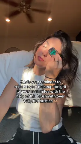 tag a bestie who needs the reminder 🤍 #eyecaretips #makeupremoval #lashmites #styes 
