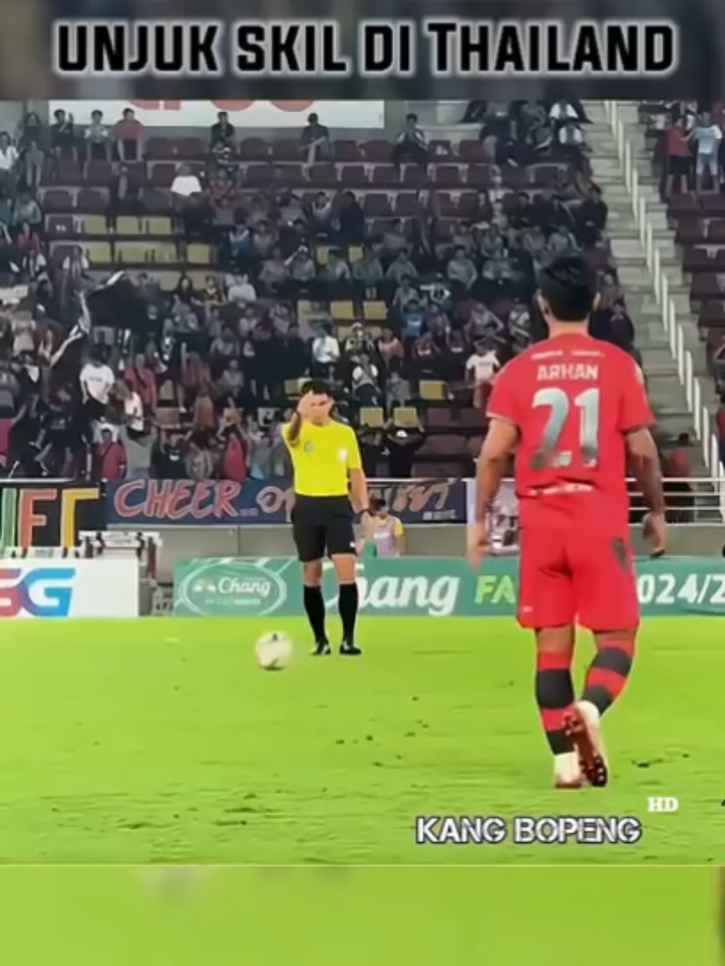 Pratama Arhan di acungi jempol oleh wasit #arhanpratama #timnasindonesia #shorts #shortsvideo 