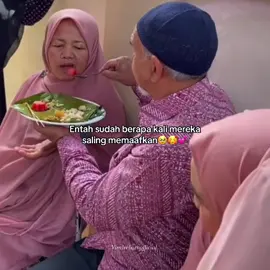 Entah sudah berapa kali mereka saling memaafkan🥹🥰💕 #cinta #suamiistri #kakeknenek #suami #istri 