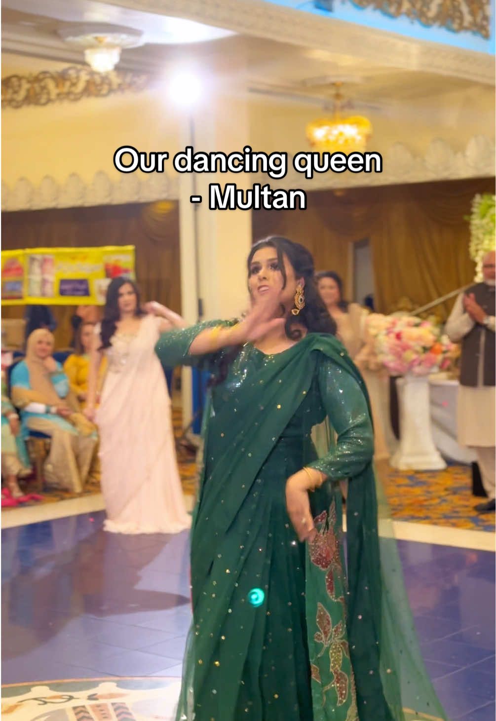 Full dance is on my Youtube! Link in bio. Saree is from House of Charizma #fyp #desi #dance #shadi #mehndi 