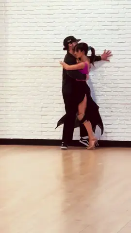 @Val trying to teach me how to move across the floor like a standard ballroom dancer 💨💨😂….that wall tho 💥 #hilariabaldwin #valchmerkovskiy #dwts 
