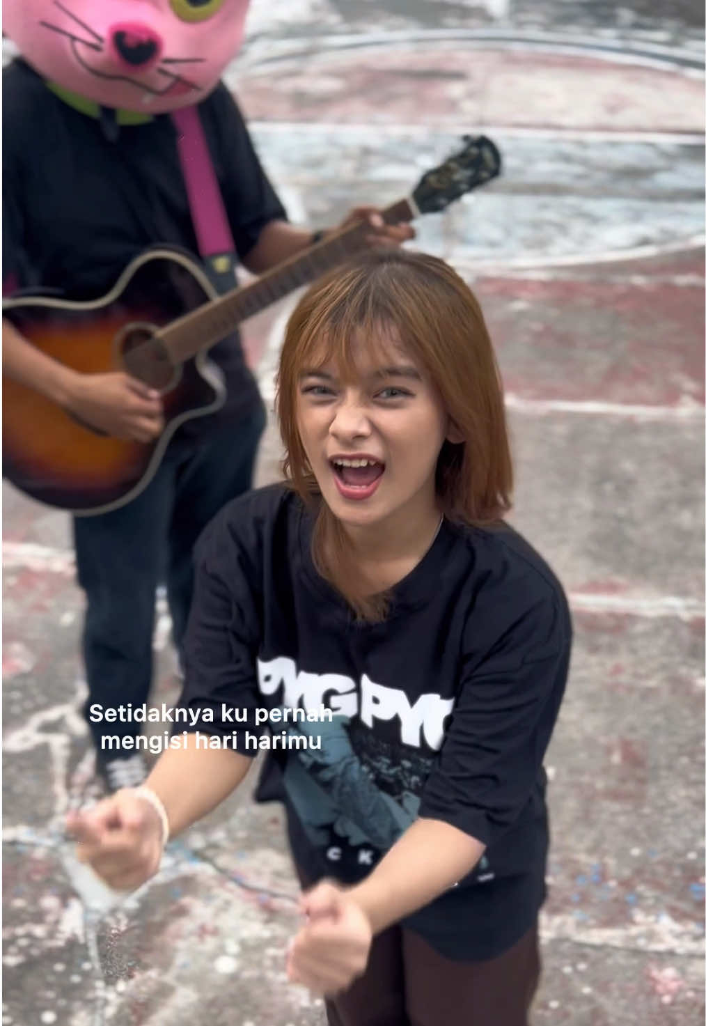 Yeayyy!! Udah gak sabar nih mau singalong lagu Nisbi dari PYONGPYONG di LAGI LAGI FESTIVAL VOL.2 🔥🙌 Selain lagu ini, kalian mau singalong lagu apa aja dari @Pyong Pyong 🌻✨ Nahh pokoknya segera amankan tiketmu sebelum kehabisan!!! Masih Presale 2 cuma 95rb  LAGI LAGI FEST VOL.2 SABTU, 4 OKTOBER 2025  DI PRPP SEMARANG (Cek Google Map)  #PYONGPYONG #NISBI #LLFVOL2 #LAGILAGIFESTIVAL #LLF2025 