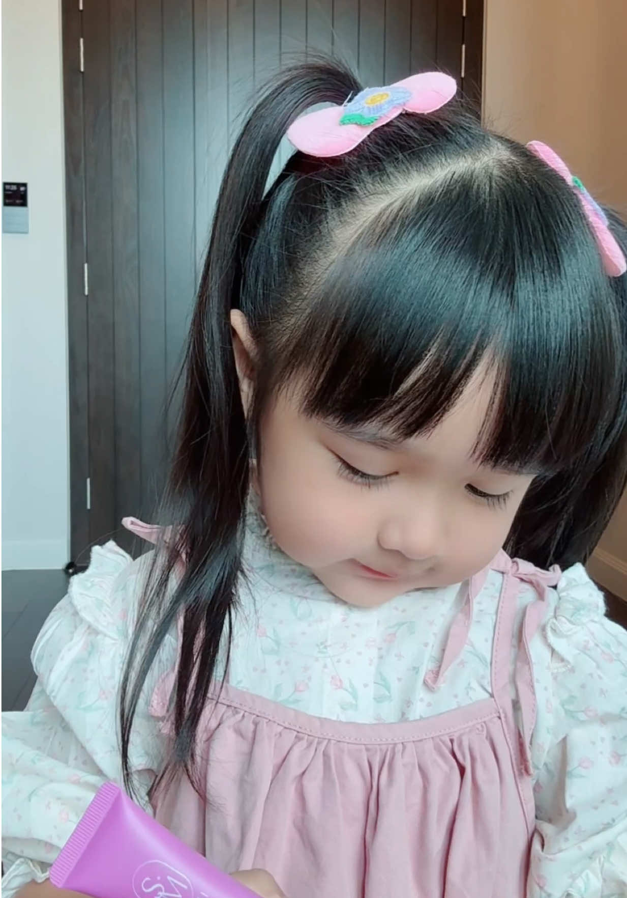 ลูกสาวแม่เก่งทุกอย่าง 🥰 #กันแดดพสจีน #กันแดดโซมี่