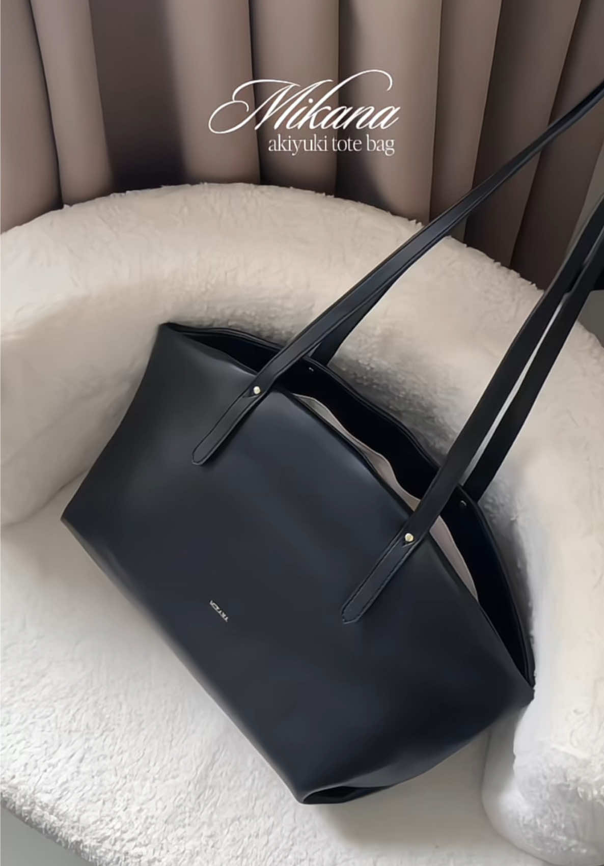 elevate your style with the Mikana Akiyuki Shoulder Bag | perfect for work, school, and everyday!! 💌💫 #mikana #workbag  #shoulderbag #totebag #largecapacitybag  