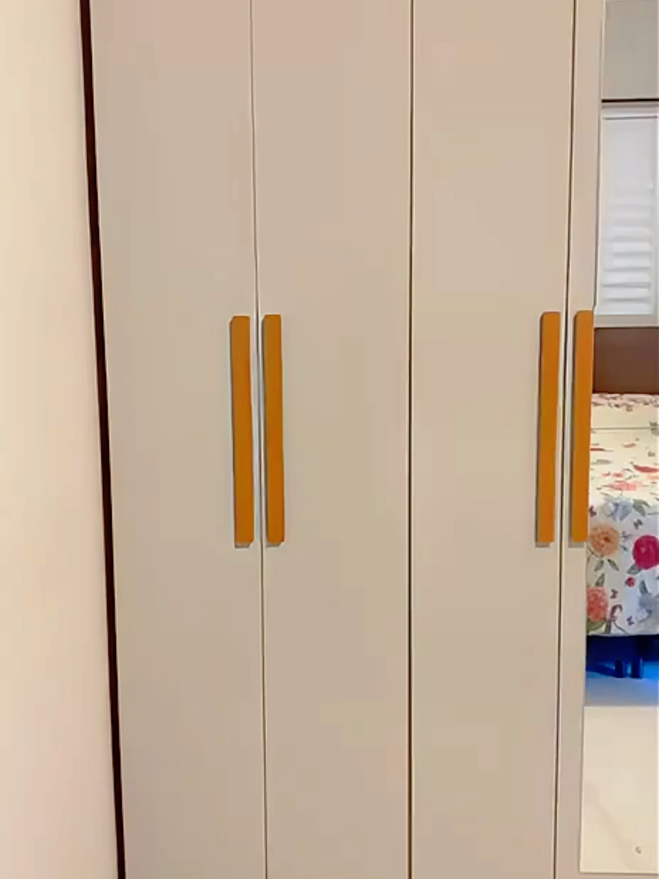 ✨ Achadinho da Shopee ✨ Transforme o seu quarto com o Guarda-Roupa Casal Easy Slim 8 Portas com Espelho na cor Amêndoa Clean/Off White. Com design moderno, amplo espaço interno e acabamento sofisticado, ele garante praticidade e elegância no dia a dia. O espelho amplia o ambiente e traz mais luminosidade, enquanto as portas bem distribuídas ajudam na organização perfeita de roupas e acessórios. Um móvel funcional, resistente e cheio de estilo para valorizar ainda mais o seu quarto. 🏡✨ 👉 Comente “Eu quero” que envio o link! #fyp #viral #tiktokbrazil #decoracao #Home #lojavirtual #VIRALTIKTOK #foryoupage #trend #tendencia #produto #oferta #promo #fy #fyyy #guardaroupas #meuquarto #arquitetura #casa #instagram #viraliza #achadosshopee #achadinhosshopee #acheinashopee #achadinhosimperdíveis #shopeebrasil