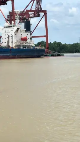 khó khăn rồi sẽ qua đi .Giống như cơn mưa ngoài cửa sổ,dù có tầm tã cỡ nào rồi trời cũng quang mưa cũng tạnh ....cố lên anh em #vietthuan56 #tauviendương 